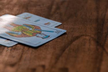 Mid-Tier Travel Cards Under $400: Best Value Picks for 2026