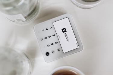 Mobile Wallet vs Physical Card: Which Earns More Rewards